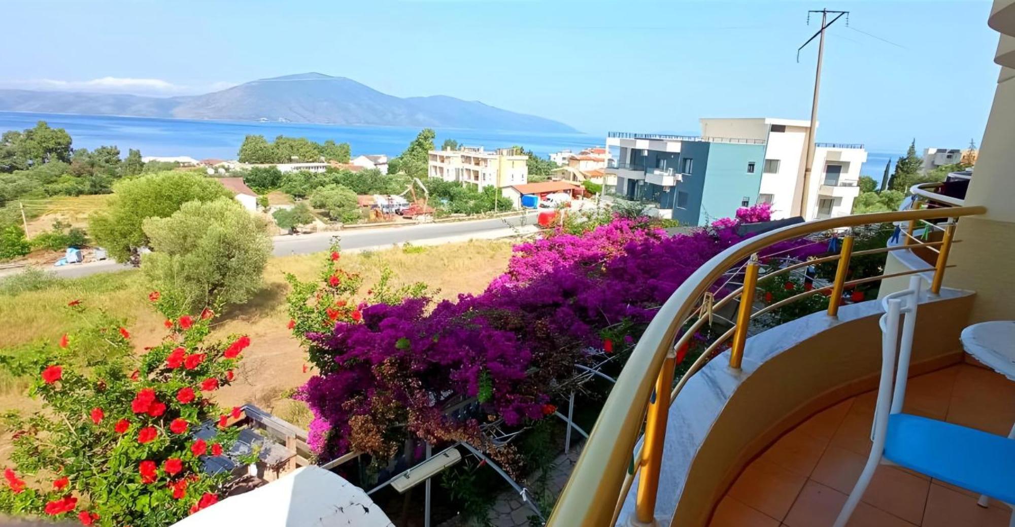 Hotel Sirena Radhima Kültér fotó